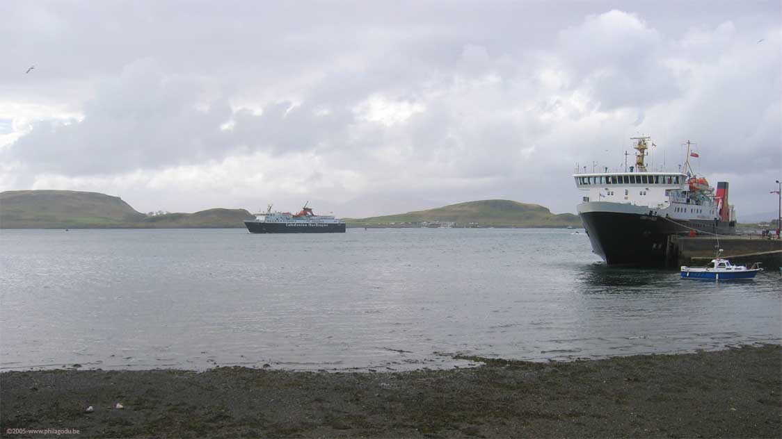 w1375_Loch_Finn+2bateaux