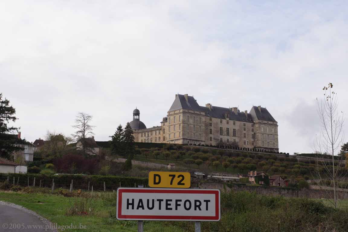 w-Hautefort-chateau-424