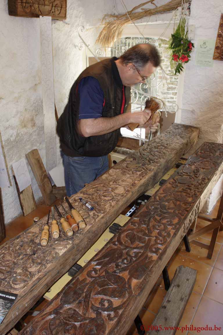 w-Uzerche-sculpteurBOIS-7