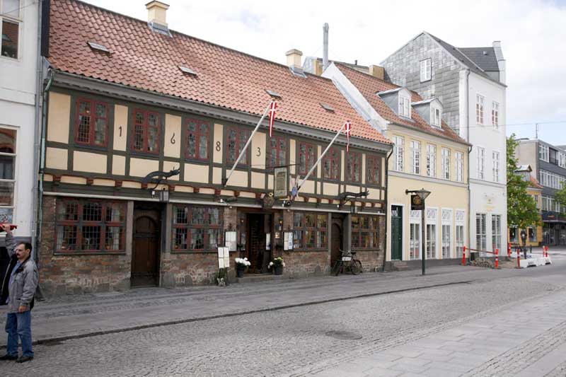 w-DK_8922-maison_ancienne-restaurant1683 