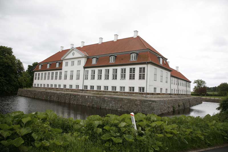 w-DK_9090-DK_Palais -douves