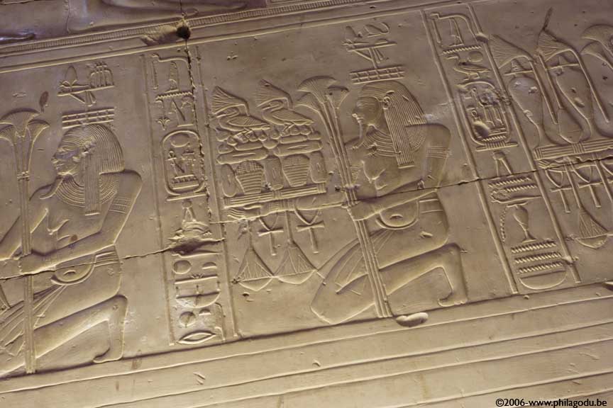 Abydos09-relief-offrande90