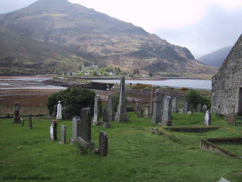 w1390_Scotland_A87+graveYard-16