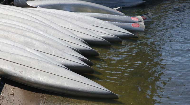 w-0013c-Stock-canoes
