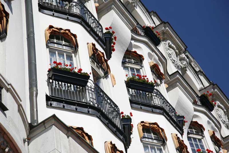 w-9776-facade_Hotel_Stock