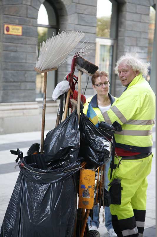 w-9982-balayeur_plein_de_Balais