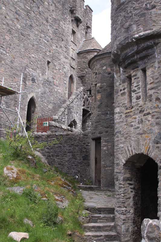 w-scot_6991-cour_chateau 