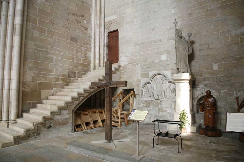 w-Vezelay-basi-Croix151