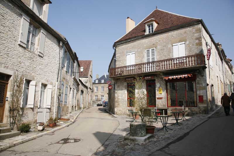 w-Vezelay-rue2010
