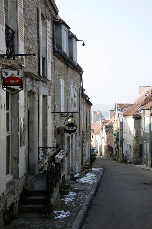 w-Vezelay-rue_59